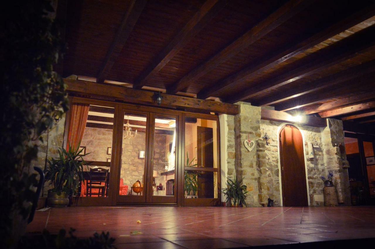 La Casa Di Lidia Acomodação com café da manhã Cardile Exterior foto